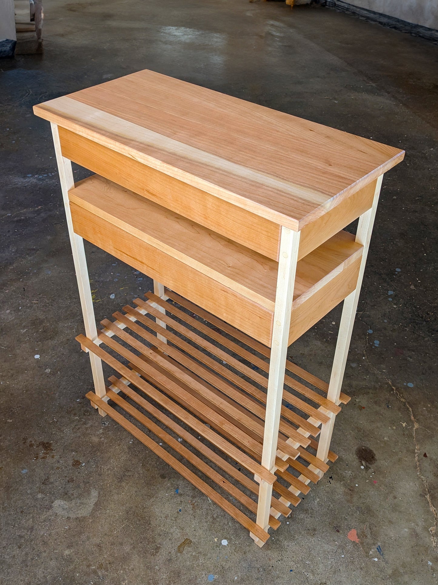 Personal Dressing Stand (U.S. and METRIC)