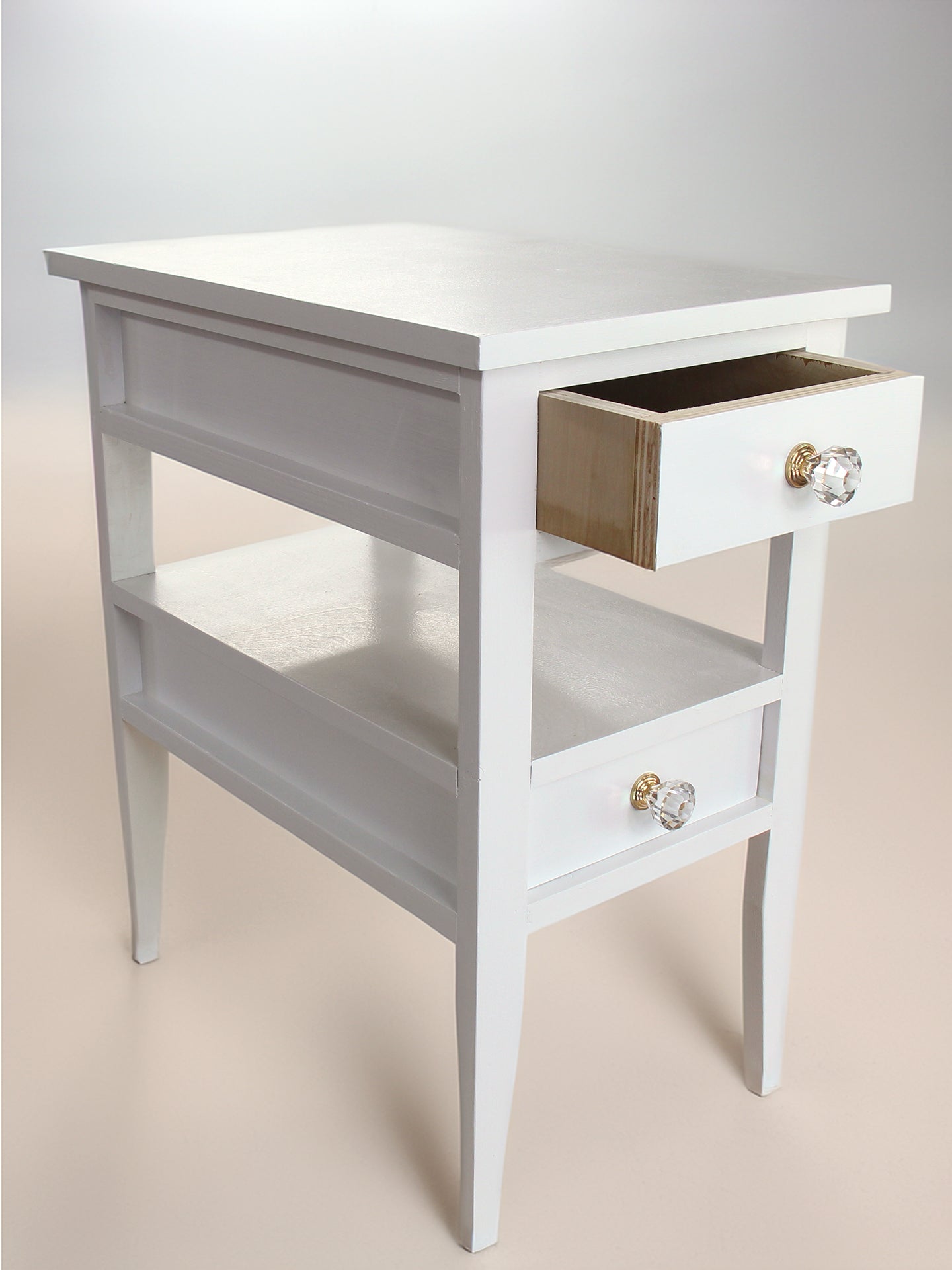 Small-space End Table/Nightstand