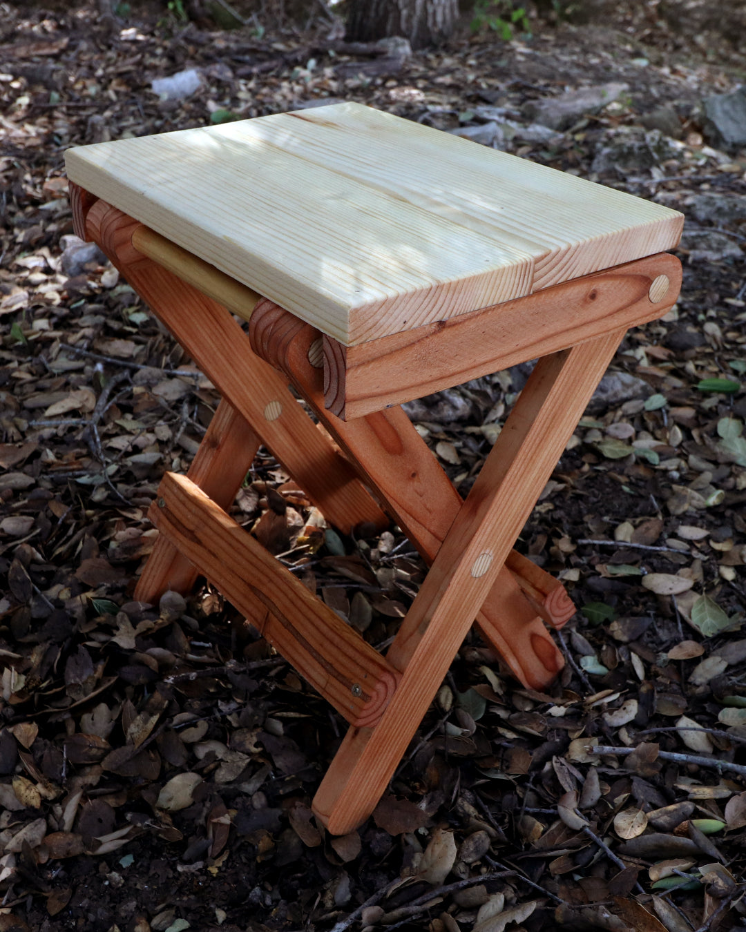 Clever Folding Campfire Seat